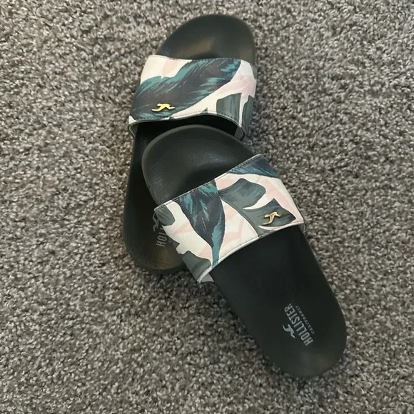 Hollister Slides - Picture 3 of 3